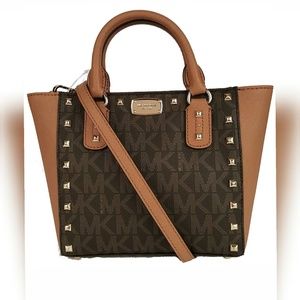 Authentic MICHAEL KORS SARDRINE STUD MESSENGER bag
